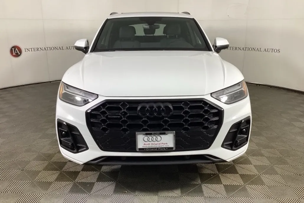 2024 Audi Q5 45 S line Premium photo 1