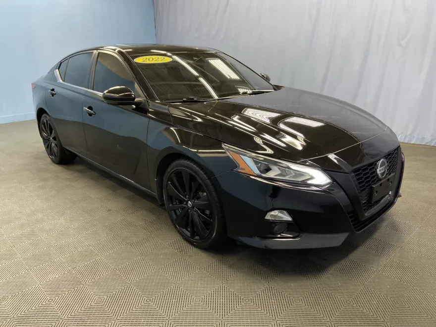 2022 Nissan Altima 2.5 SR photo 1