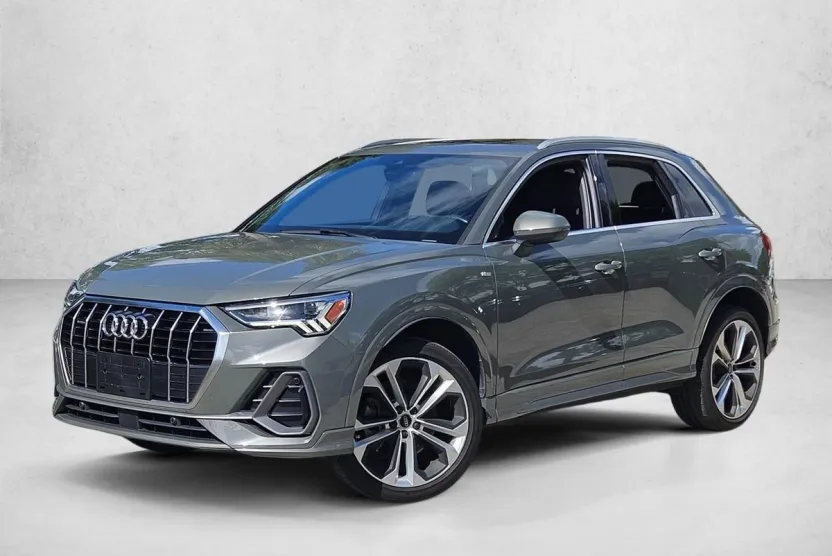 2019 Audi Q3 S line Premium Plus photo 1