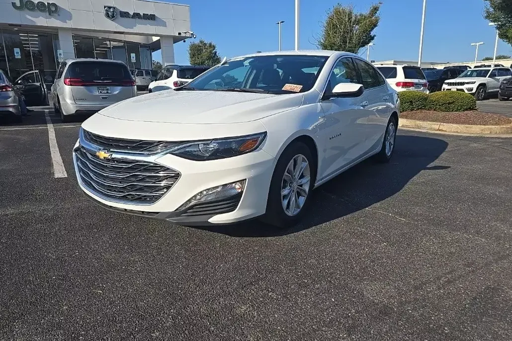 2023 Chevrolet Malibu 1LT photo 1