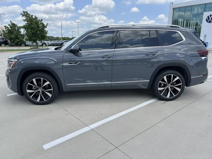 2025 Volkswagen Atlas SEL Premium R-Line photo 1