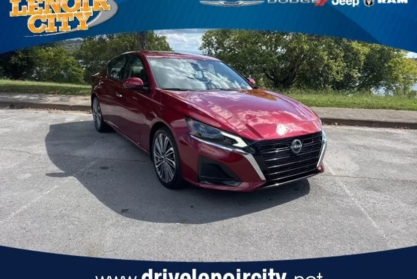2023 Nissan Altima 2.5 SL photo 1