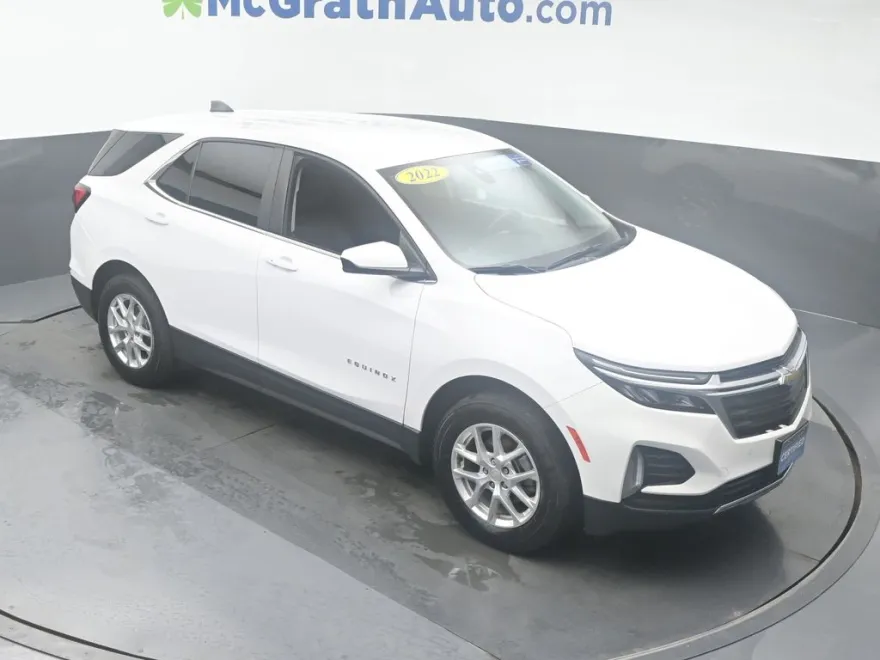 2022 Chevrolet Equinox LT photo 1