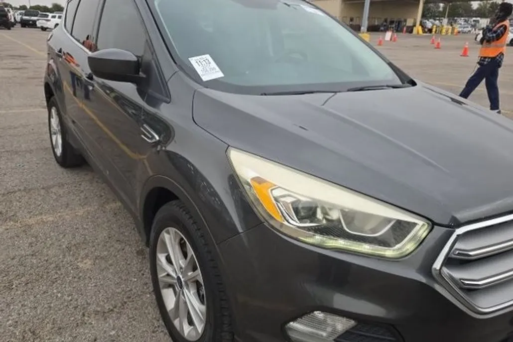 2017 Ford Escape SE photo 1