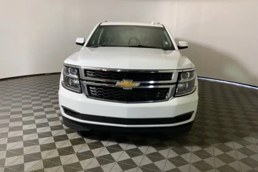 2016 Chevrolet Tahoe LT photo 1