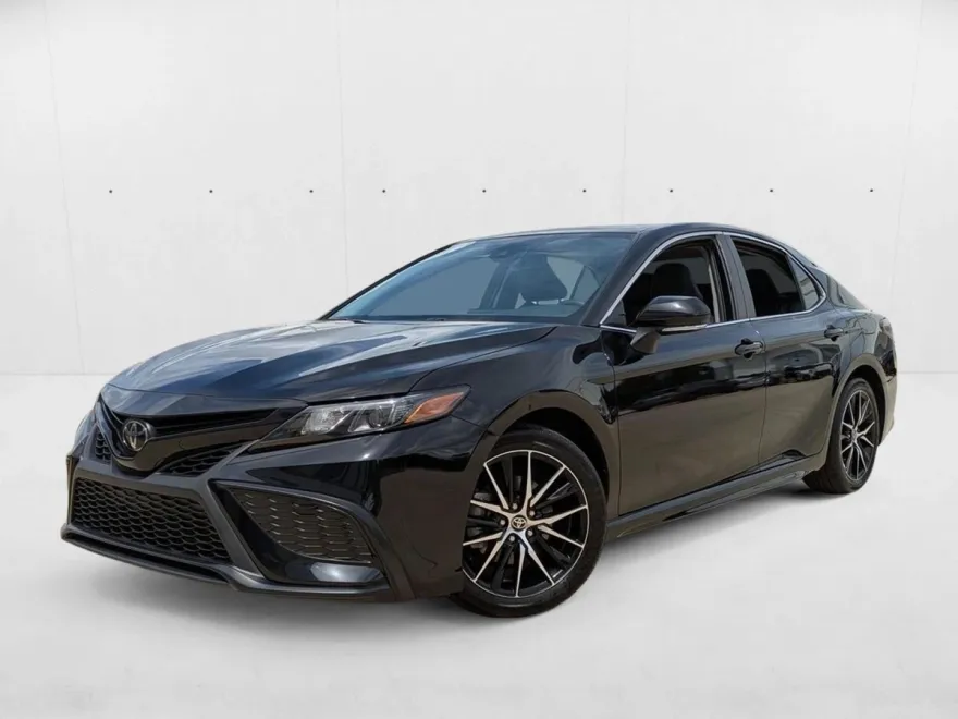 2024 Toyota Camry SE photo 1