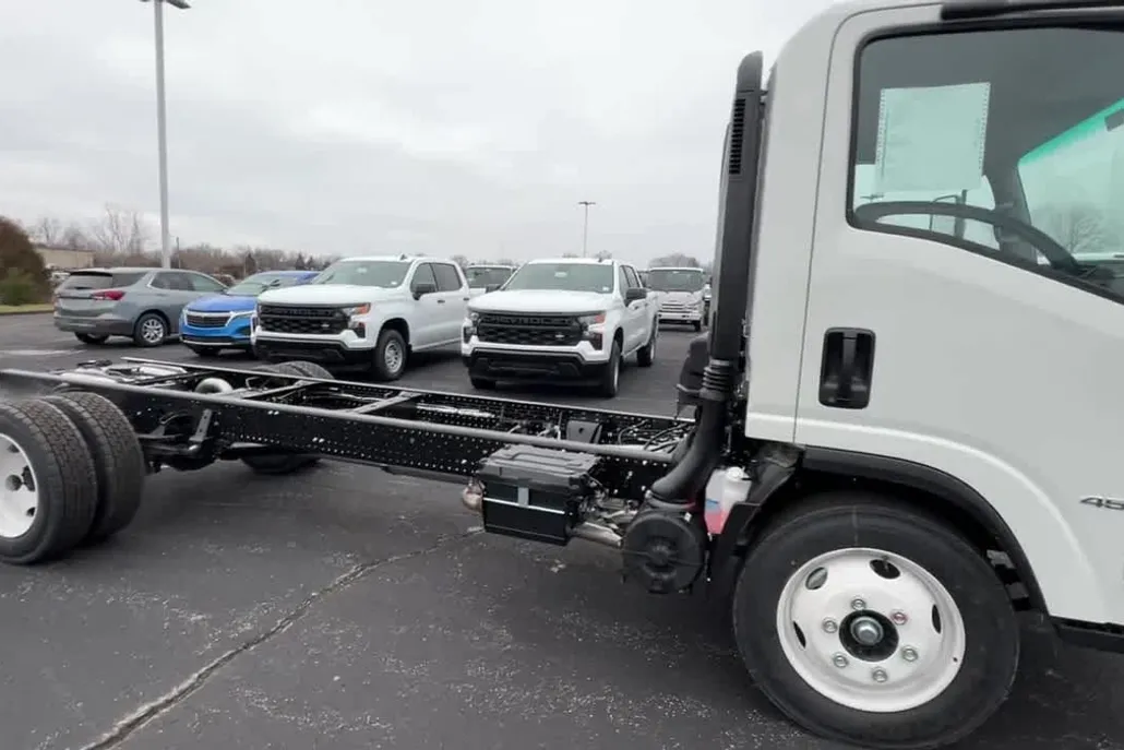 2024 Chevrolet Silverado 4500HD Base photo 1