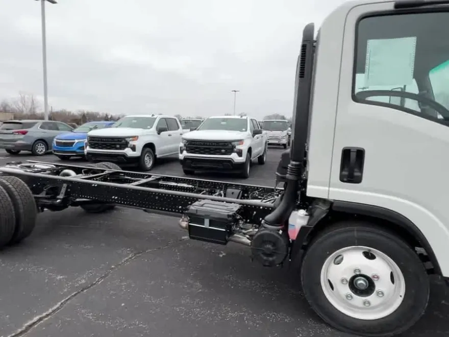 2024 Chevrolet Silverado 4500HD Base photo 1