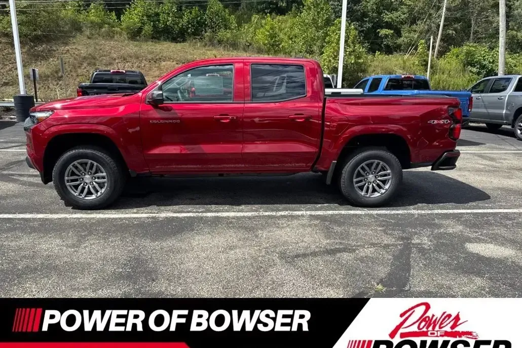 2026 Chevrolet Colorado LT photo 1
