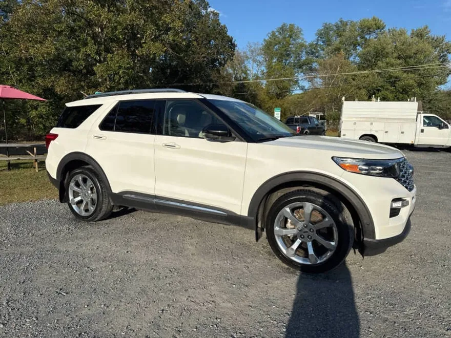 2020 Ford Explorer Platinum photo 1