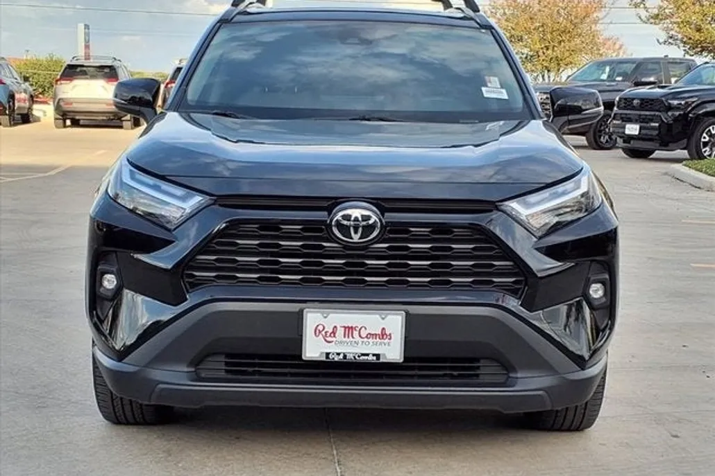 2025 Toyota RAV4 XLE Premium photo 1