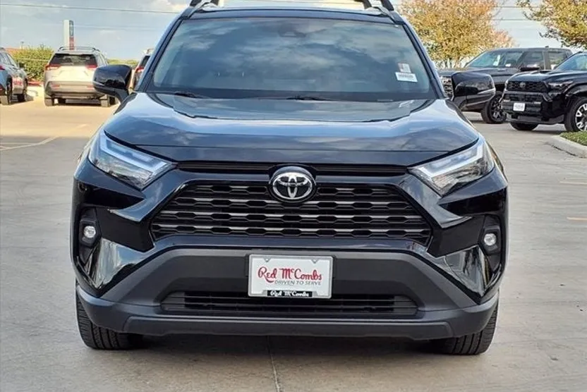 2025 Toyota RAV4 XLE Premium photo 1