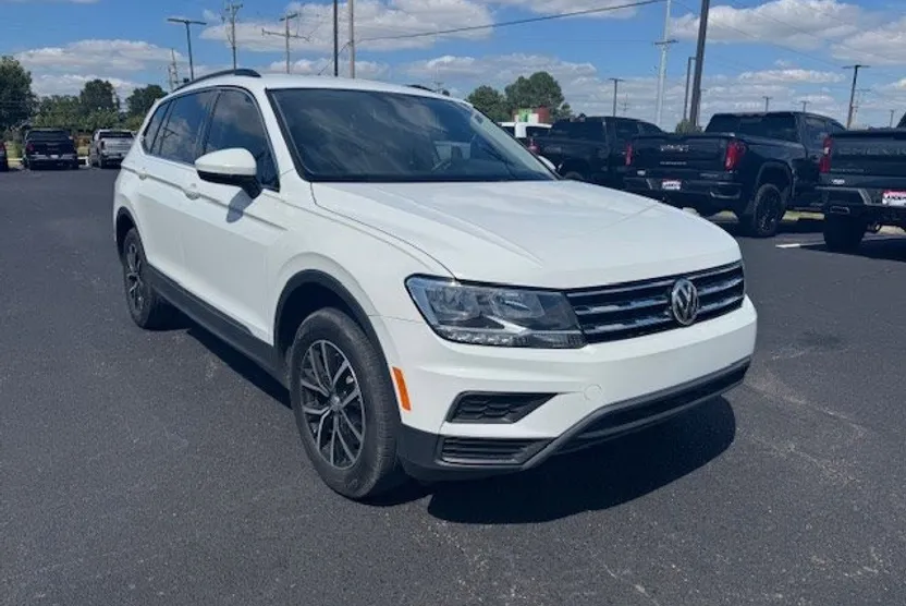 2021 Volkswagen Tiguan SE photo 1
