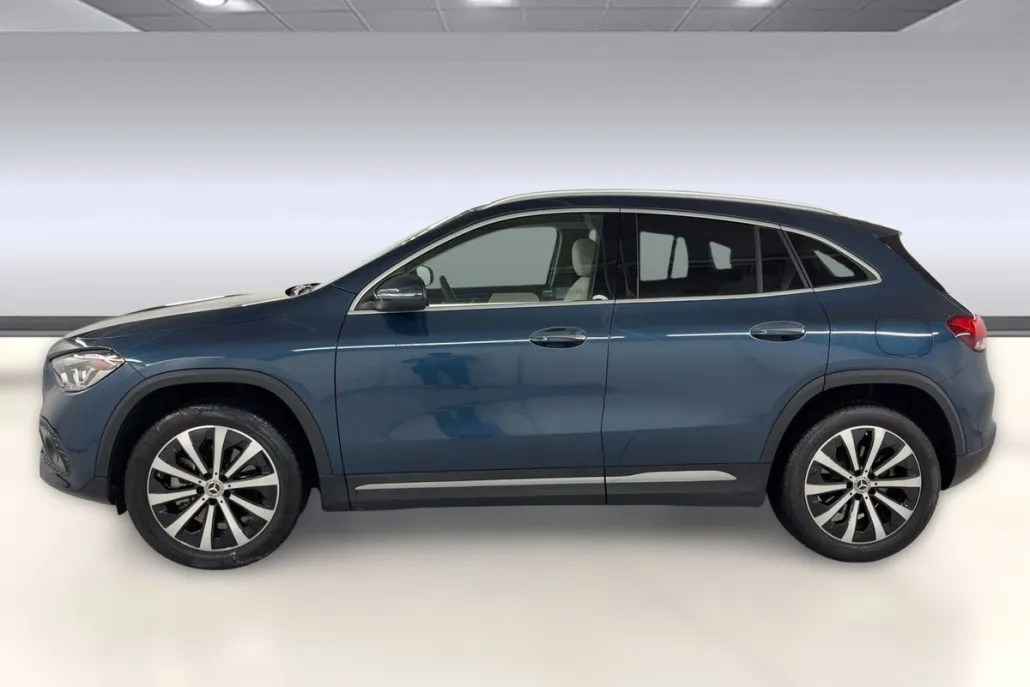 2023 Mercedes Benz GLA 250 photo 1
