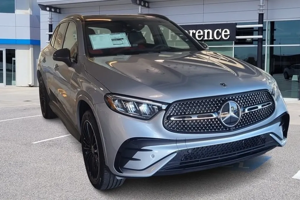 2026 Mercedes Benz GLC 300 photo 1