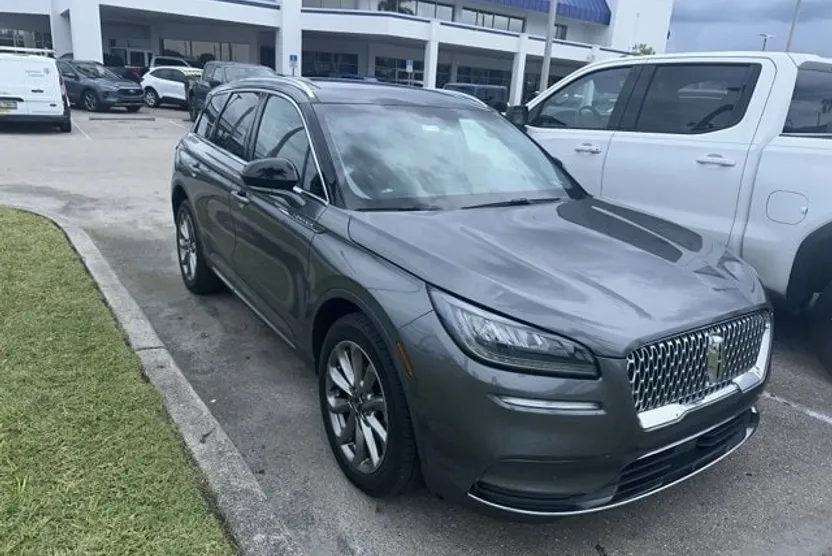 2022 Lincoln Corsair Standard photo 1