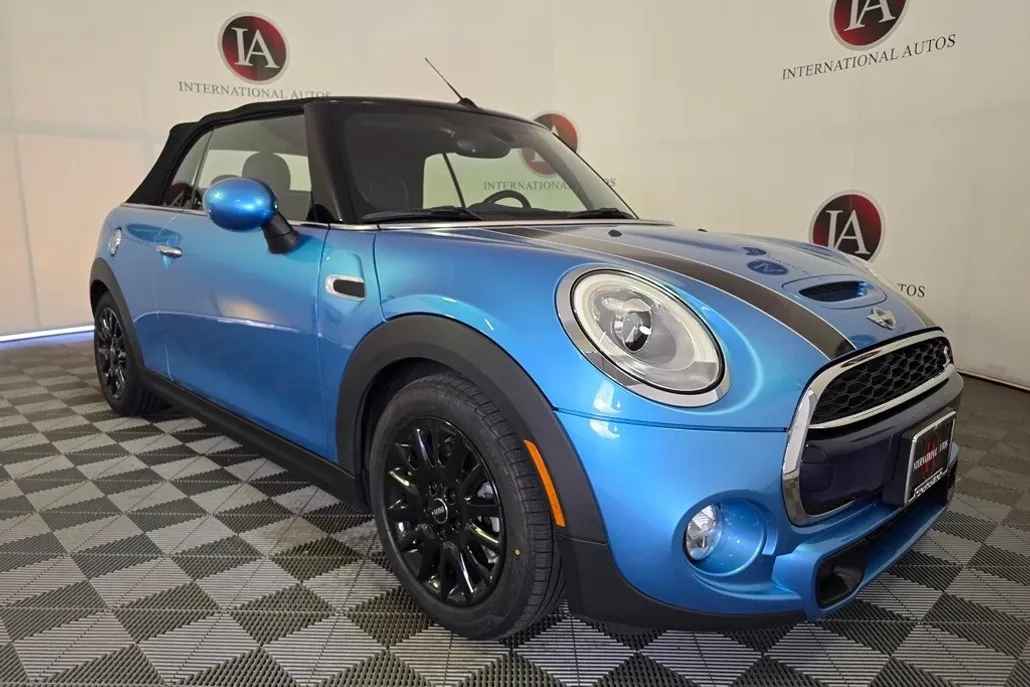 2016 Mini Cooper Convertible Base photo 1