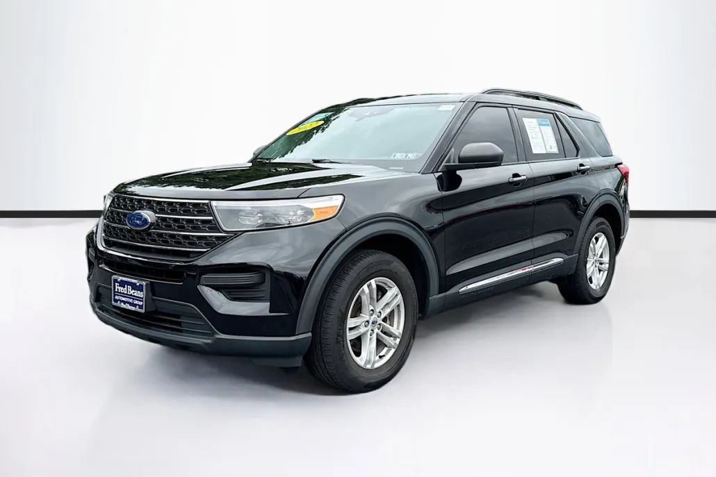 2022 Ford Explorer XLT photo 1
