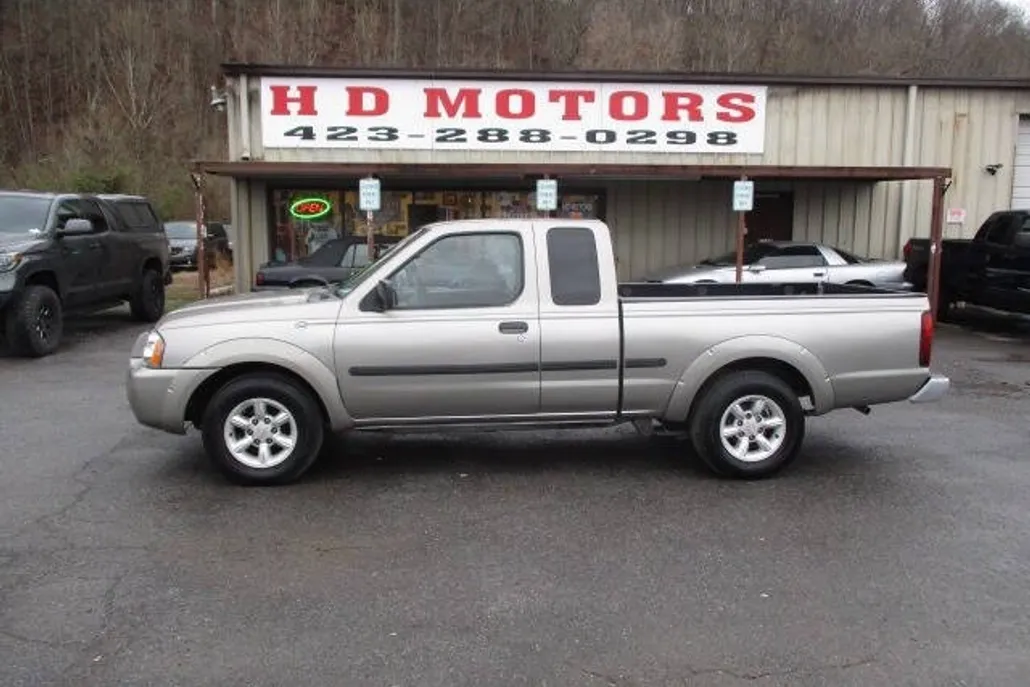 2002 Nissan Frontier XE King Cab photo 1