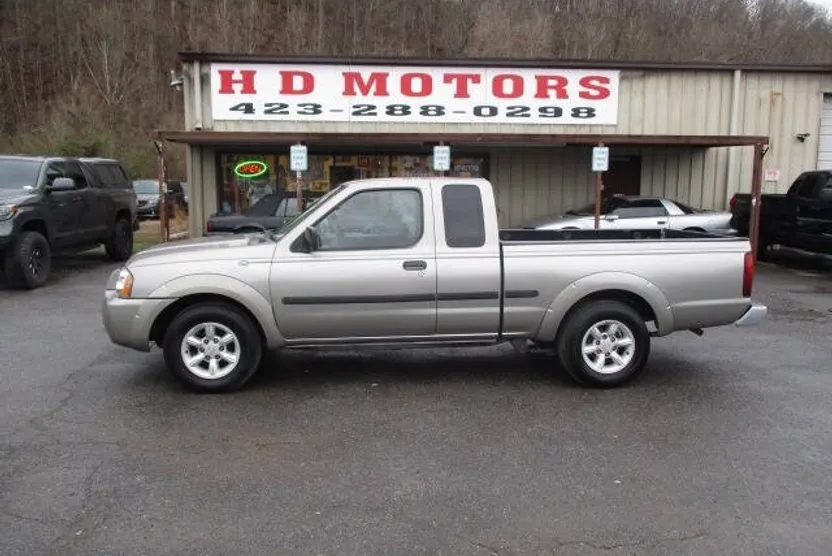 2002 Nissan Frontier XE King Cab photo 1