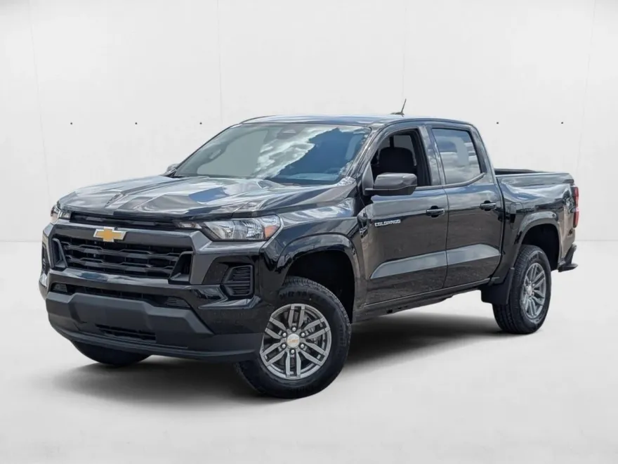 2026 Chevrolet Colorado LT photo 1