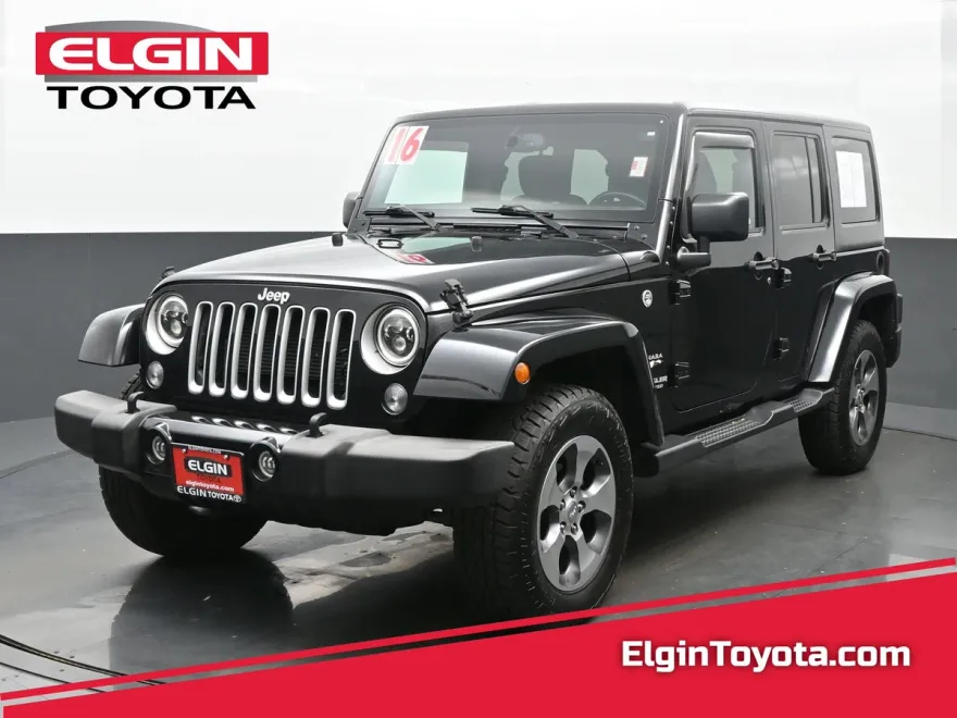 2016 Jeep Wrangler Unlimited Sahara photo 1