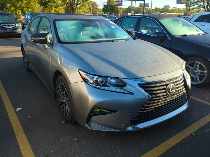 2016 Lexus ES 350 photo 1