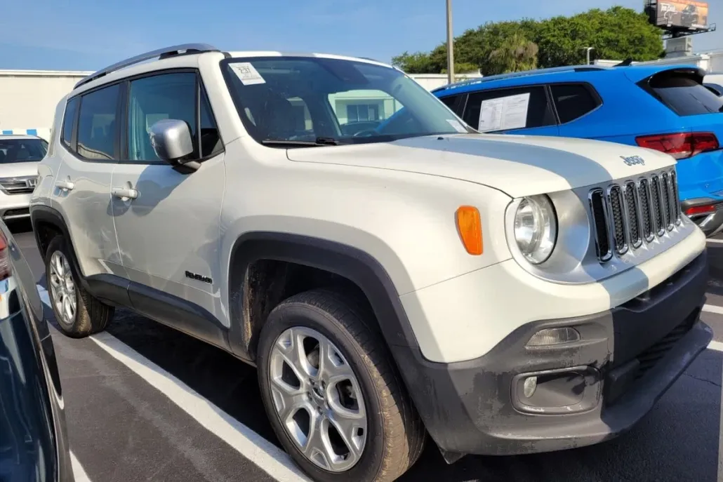2015 Jeep Renegade Limited photo 1