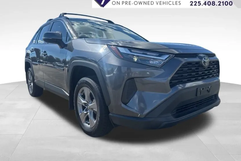 2024 Toyota RAV4 XLE photo 1
