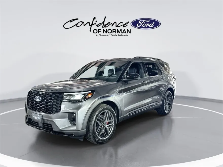 2025 Ford Explorer ST-Line photo 1