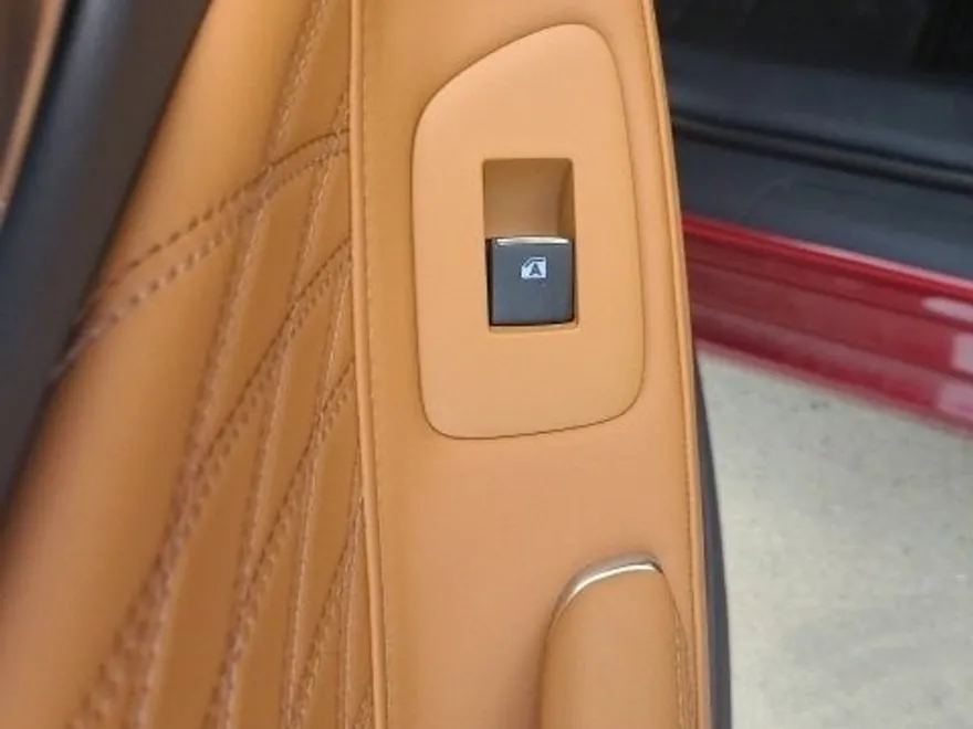 2022 Toyota Avalon Limited photo 14
