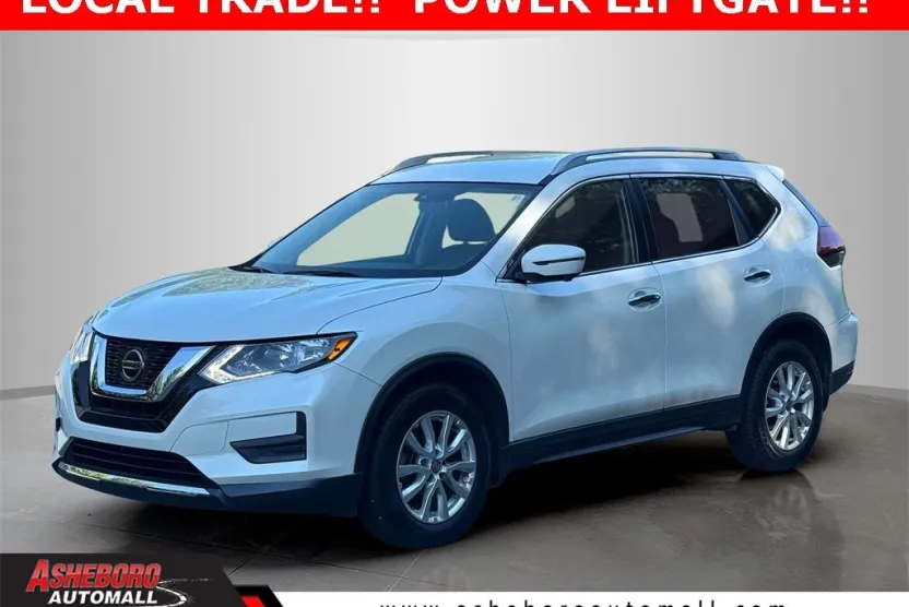 2018 Nissan Rogue SV photo 1