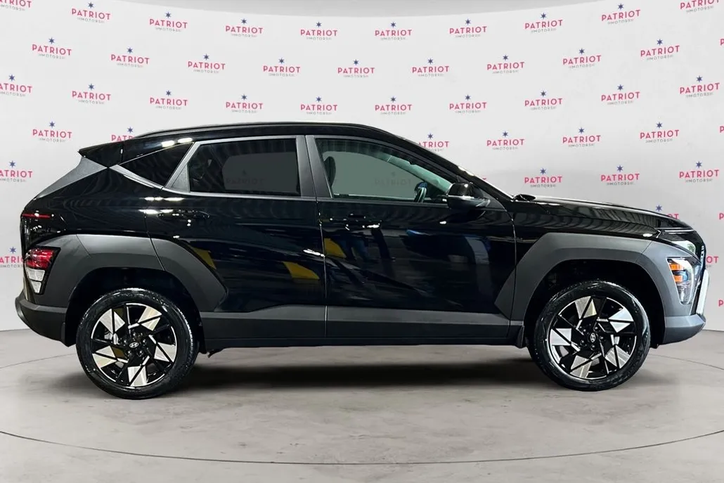 2025 Hyundai Kona SEL photo 1