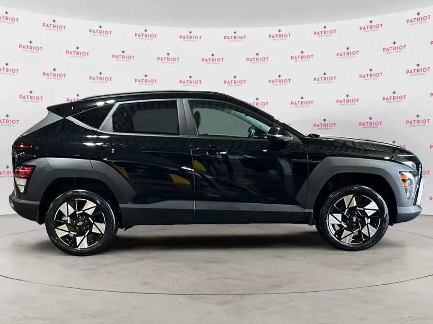 2025 Hyundai Kona SEL photo 1