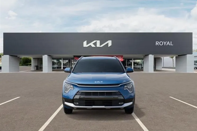 2025 Kia Niro SX photo 1