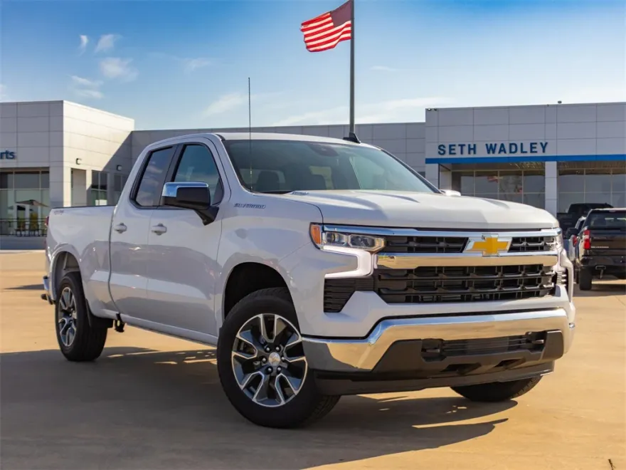 2025 Chevrolet Silverado 1500 LT1 photo 1