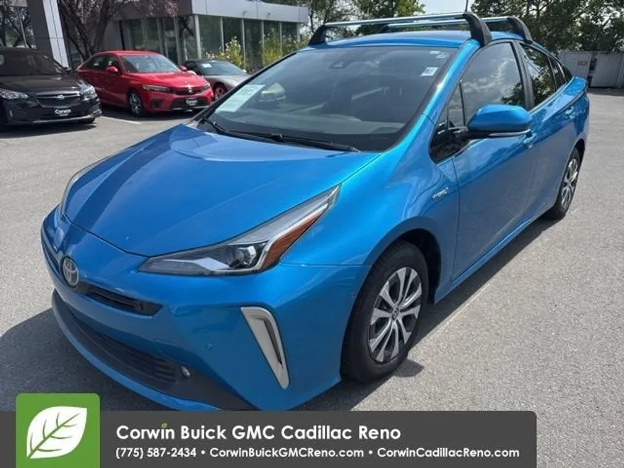 2020 Toyota Prius LE photo 1