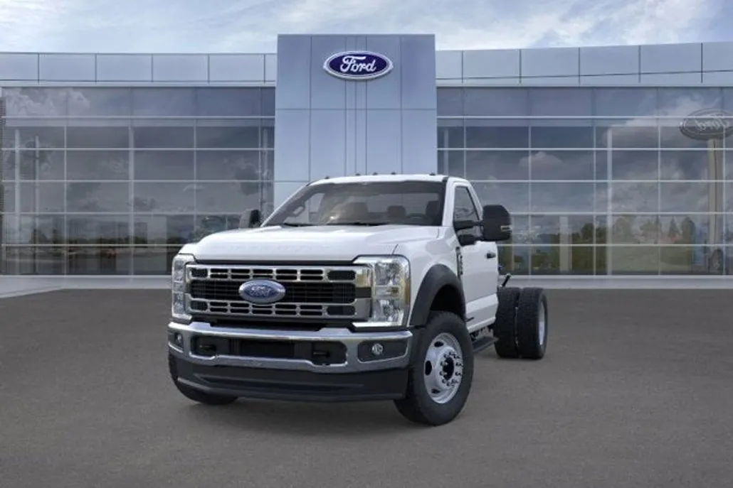 2025 Ford F-550 XL photo 1