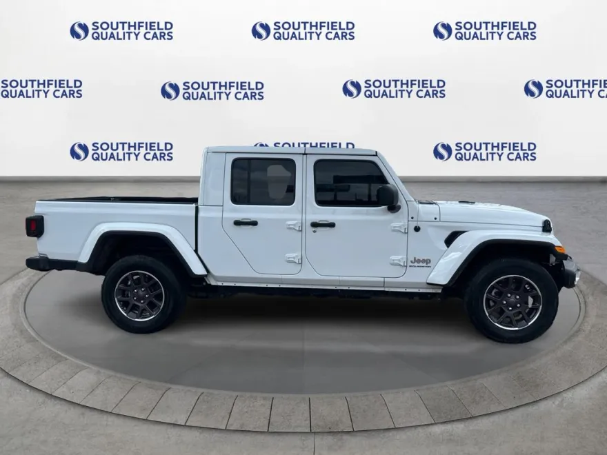 2023 Jeep Gladiator Overland photo 8