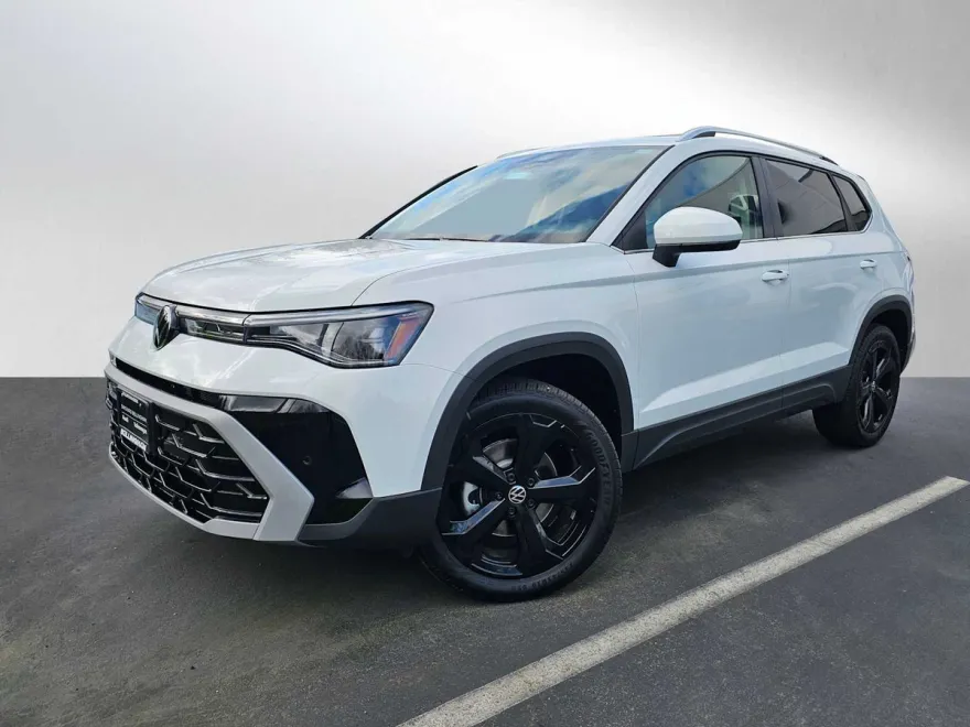 2025 Volkswagen Taos SEL photo 1