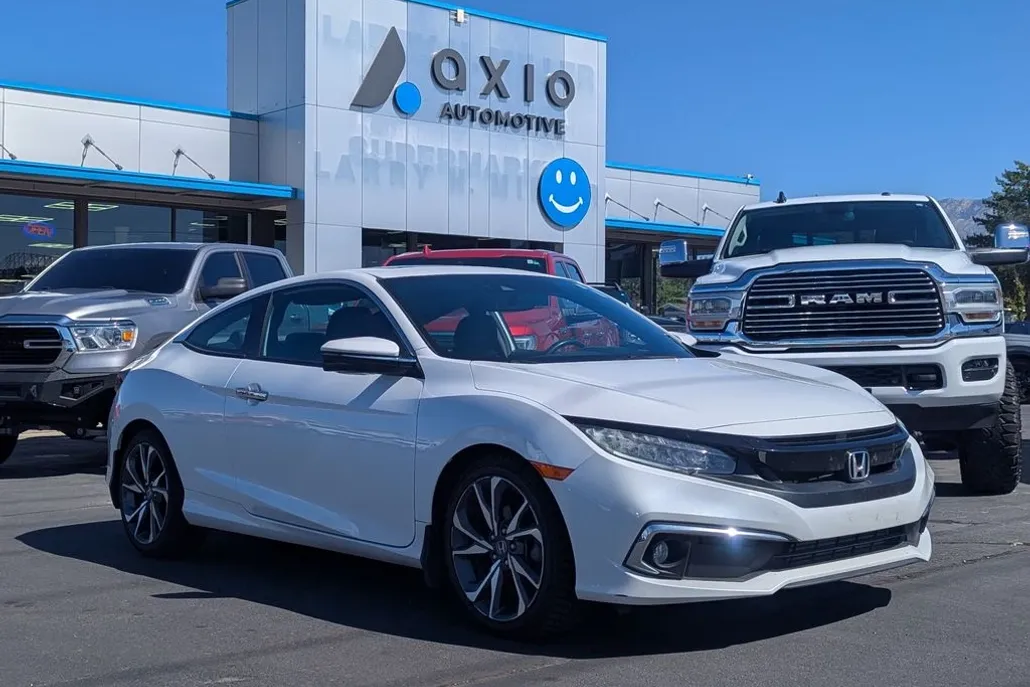 2020 Honda Civic Touring photo 1