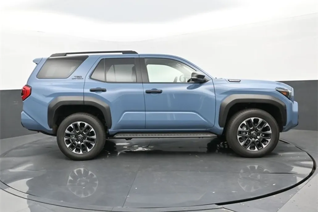 2025 Toyota 4Runner TRD Off-Road photo 1