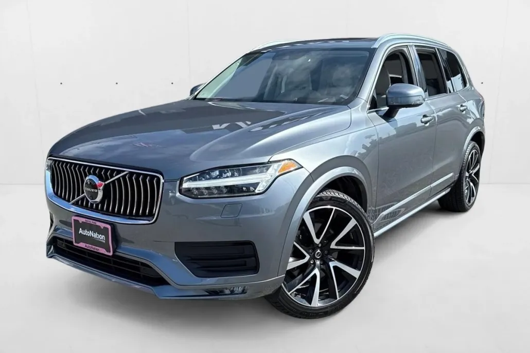 2020 Volvo XC90 T6 Momentum photo 1