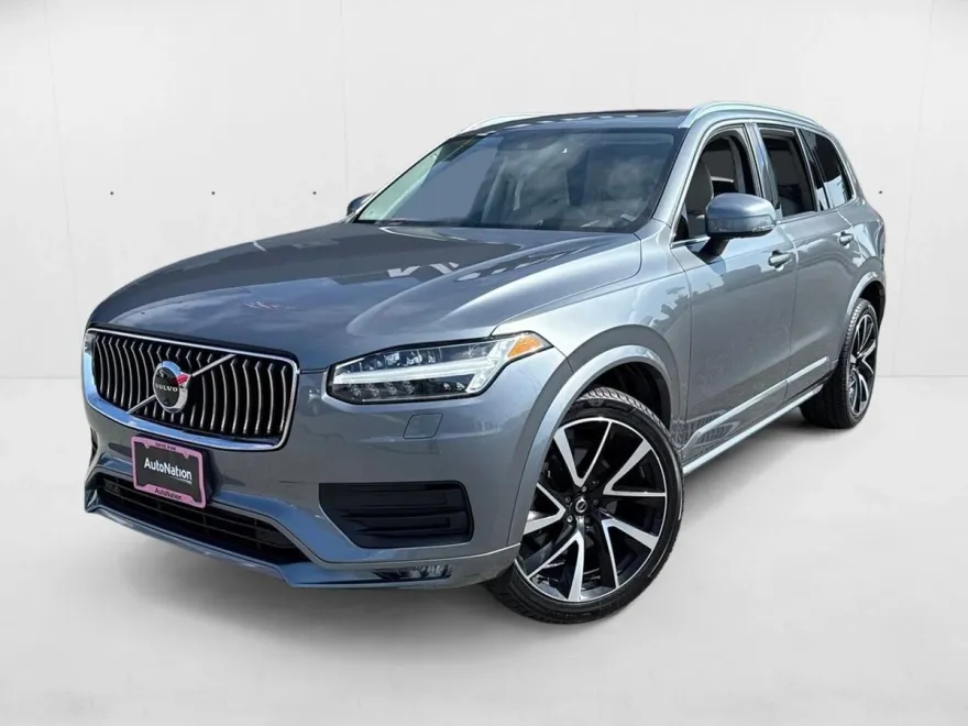 2020 Volvo XC90 T6 Momentum photo 1