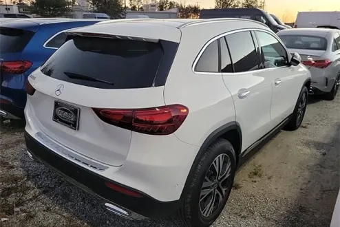 2025 Mercedes Benz GLA 250 photo 2