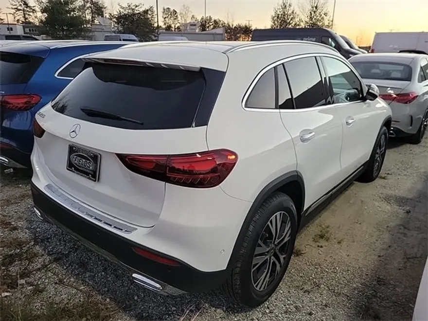 2025 Mercedes Benz GLA 250 photo 2