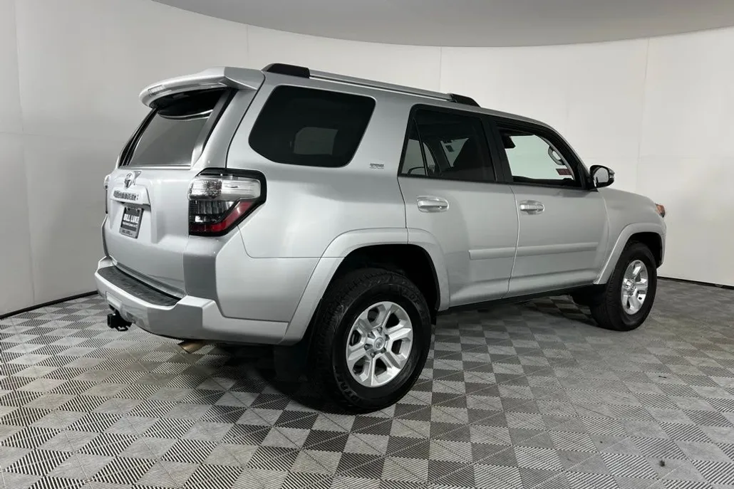 2023 Toyota 4Runner SR5 Premium photo 1