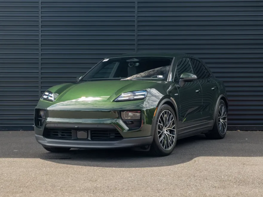 2025 Porsche Macan Electric Base photo 1