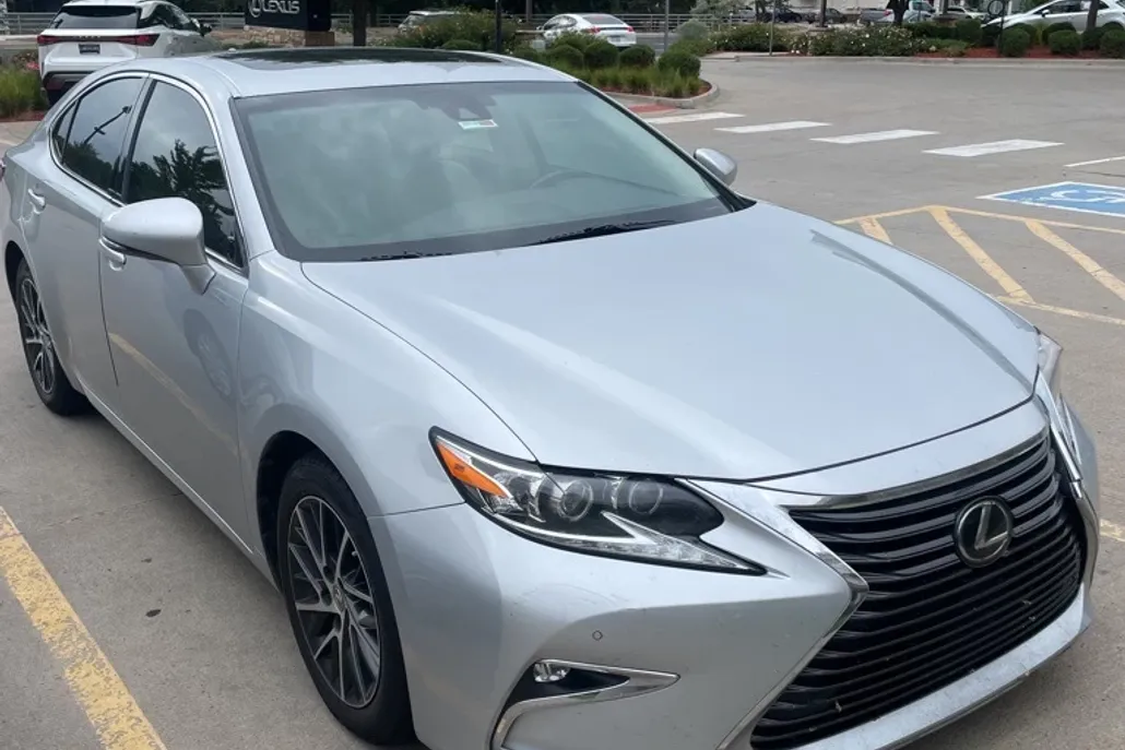 2017 Lexus ES 350 photo 1