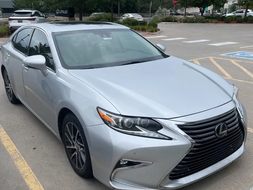 2017 Lexus ES 350 photo 1